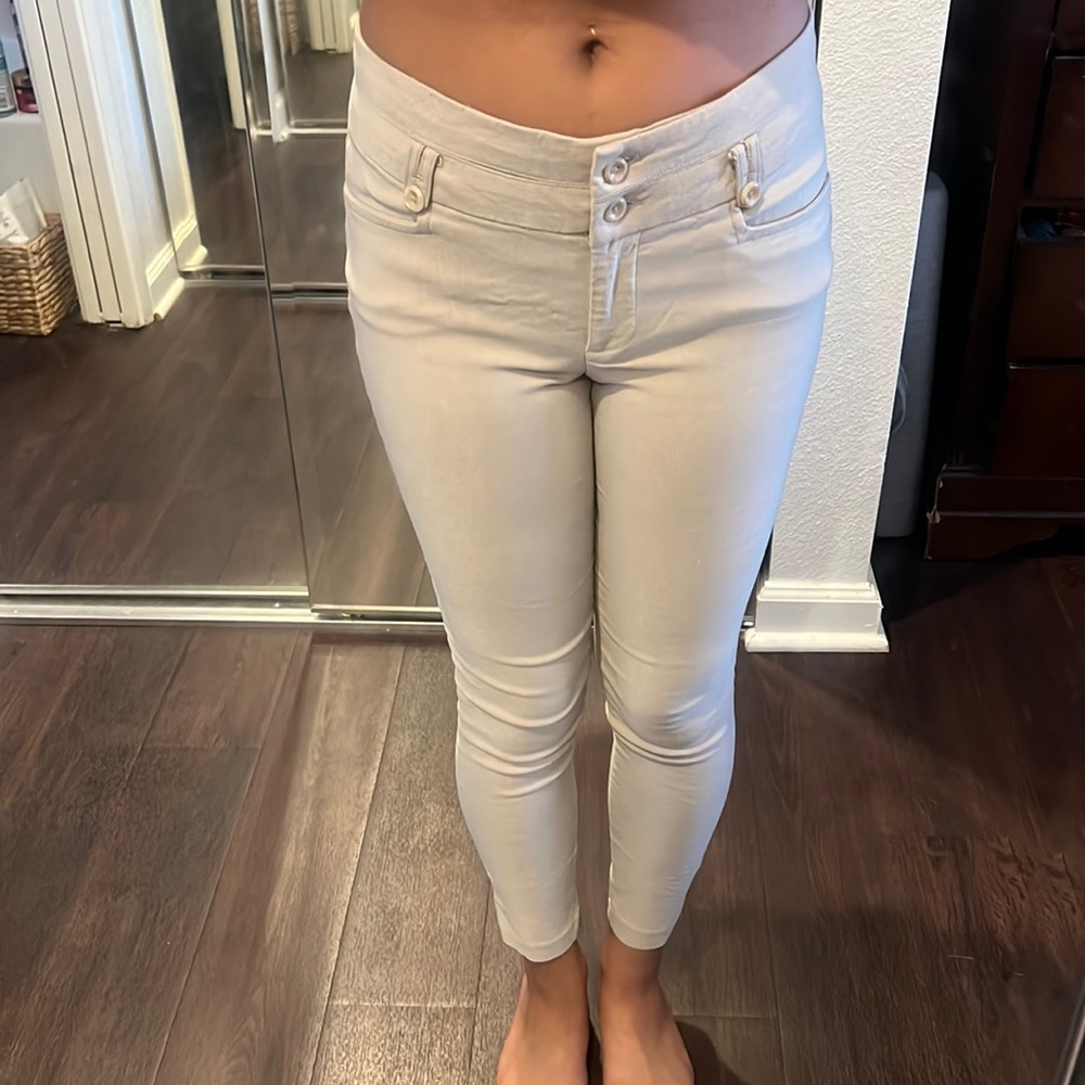 Low cut stretch pants